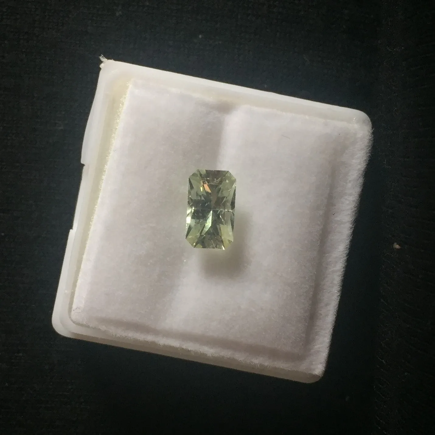 1.37ct LEMON LIME MONTANA SAPPHIRE