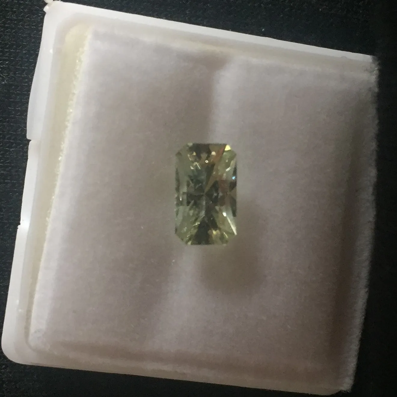 1.37ct LEMON LIME MONTANA SAPPHIRE