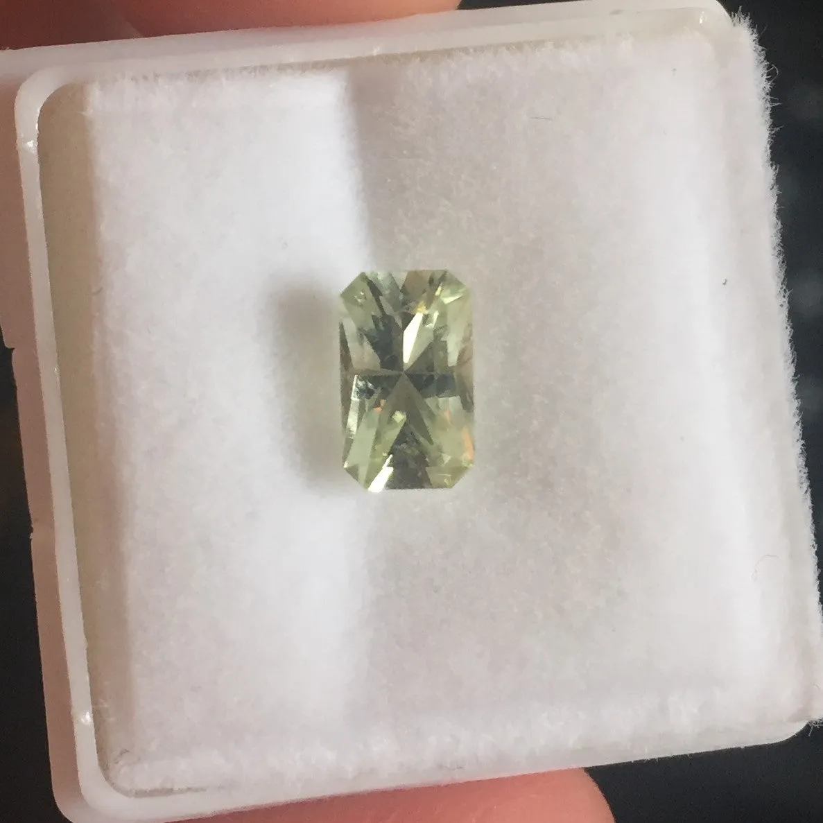 1.37ct LEMON LIME MONTANA SAPPHIRE