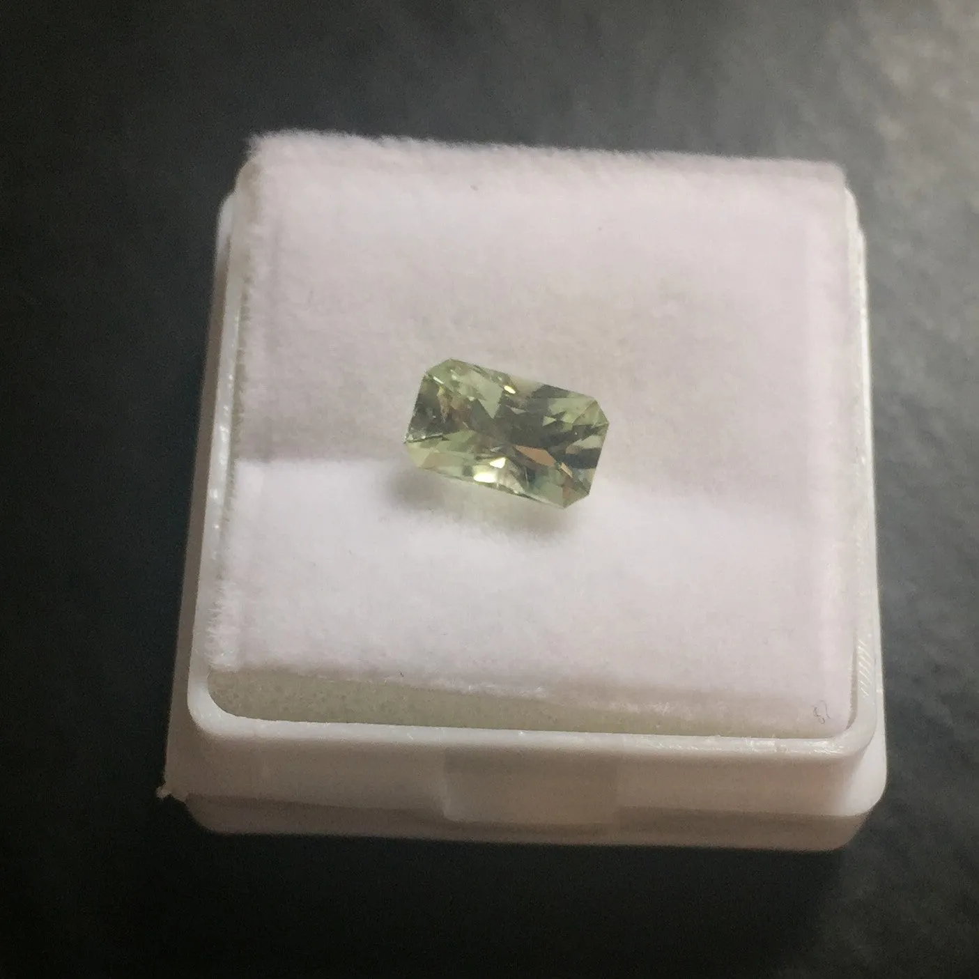 1.37ct LEMON LIME MONTANA SAPPHIRE